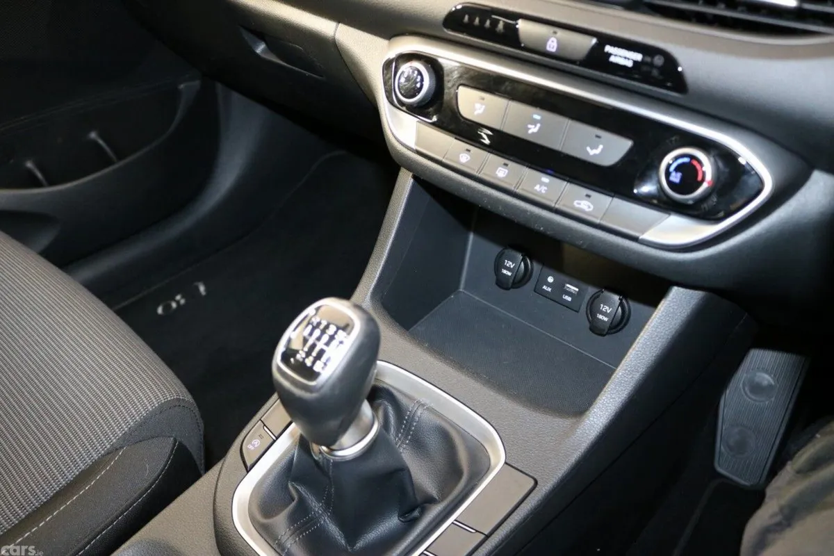 Hyundai i30 Estate, Petrol, 2019, White