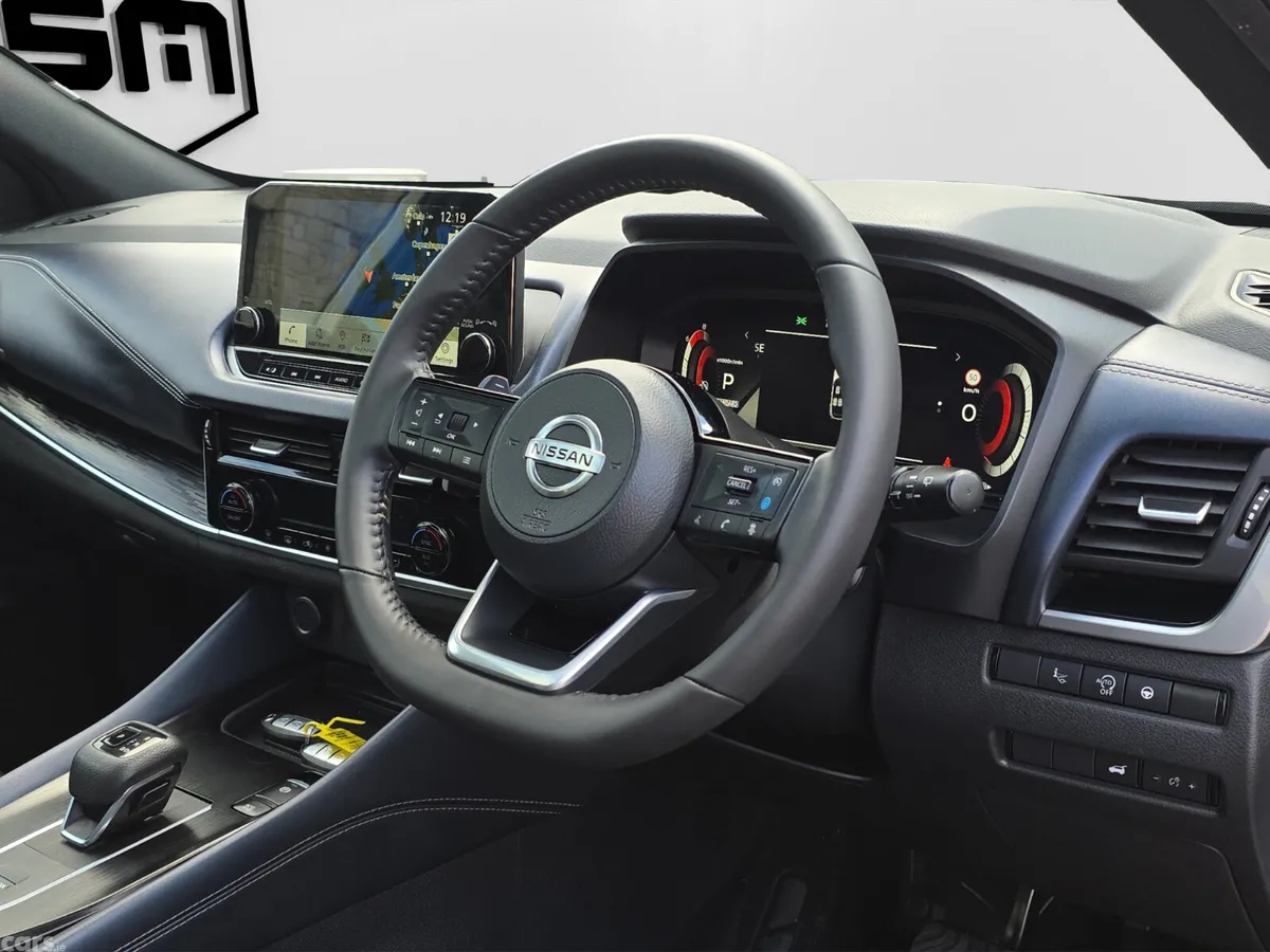 Nissan Qashqai MPV, Petrol, 2022, White