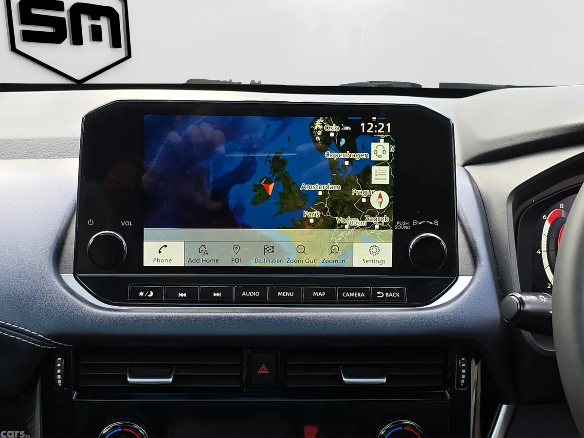 Nissan Qashqai MPV, Petrol, 2022, White