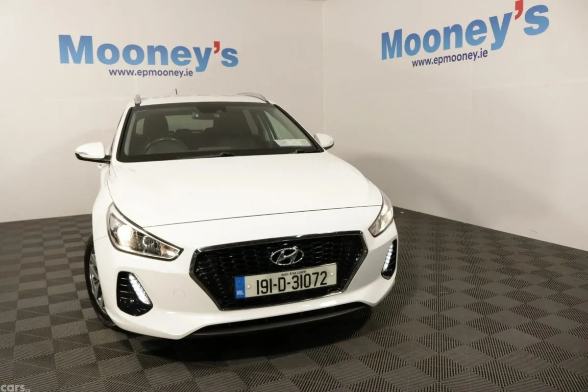 Hyundai i30 Estate, Petrol, 2019, White