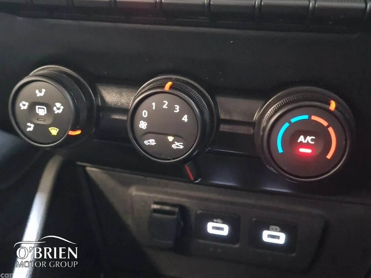 Dacia Duster SUV, Diesel, 2024, Grey