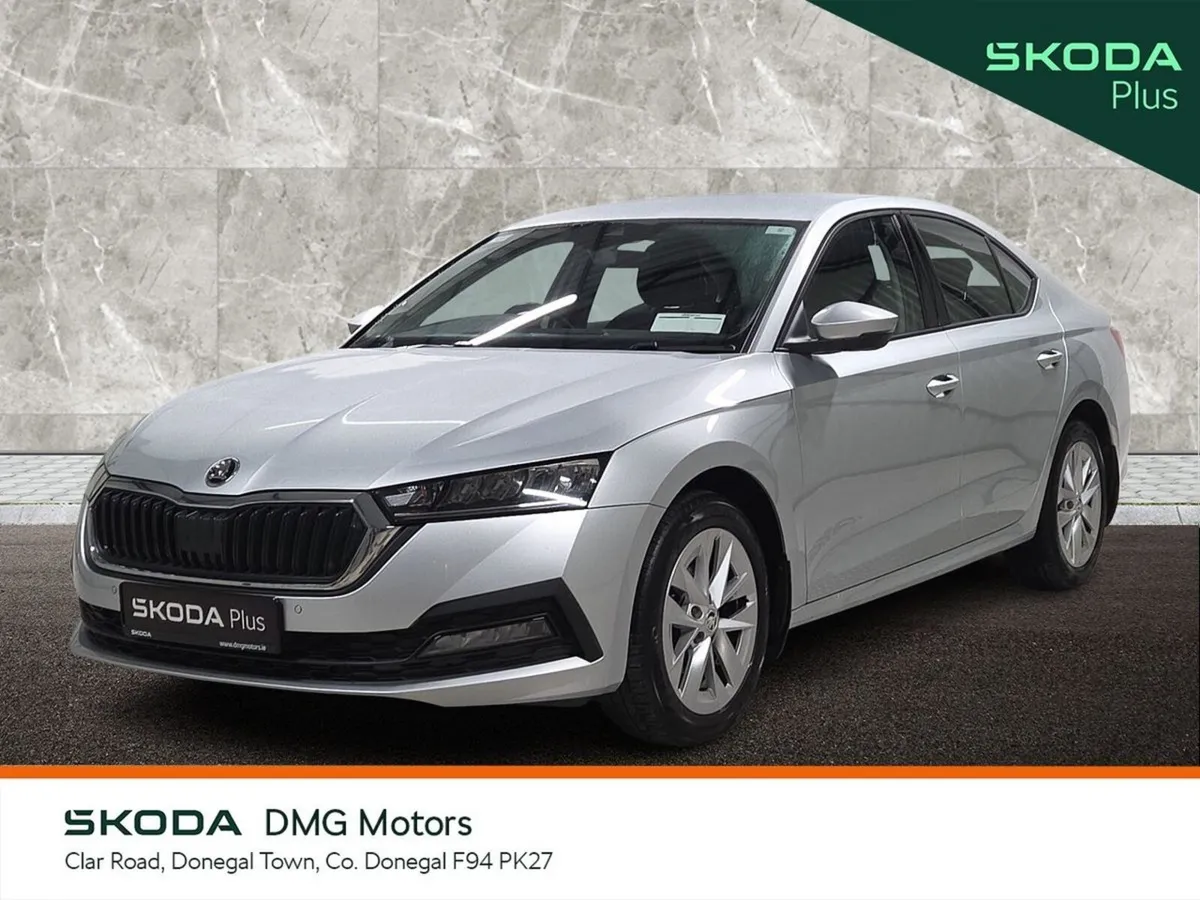 Skoda Octavia Saloon, Diesel, 2023, Grey