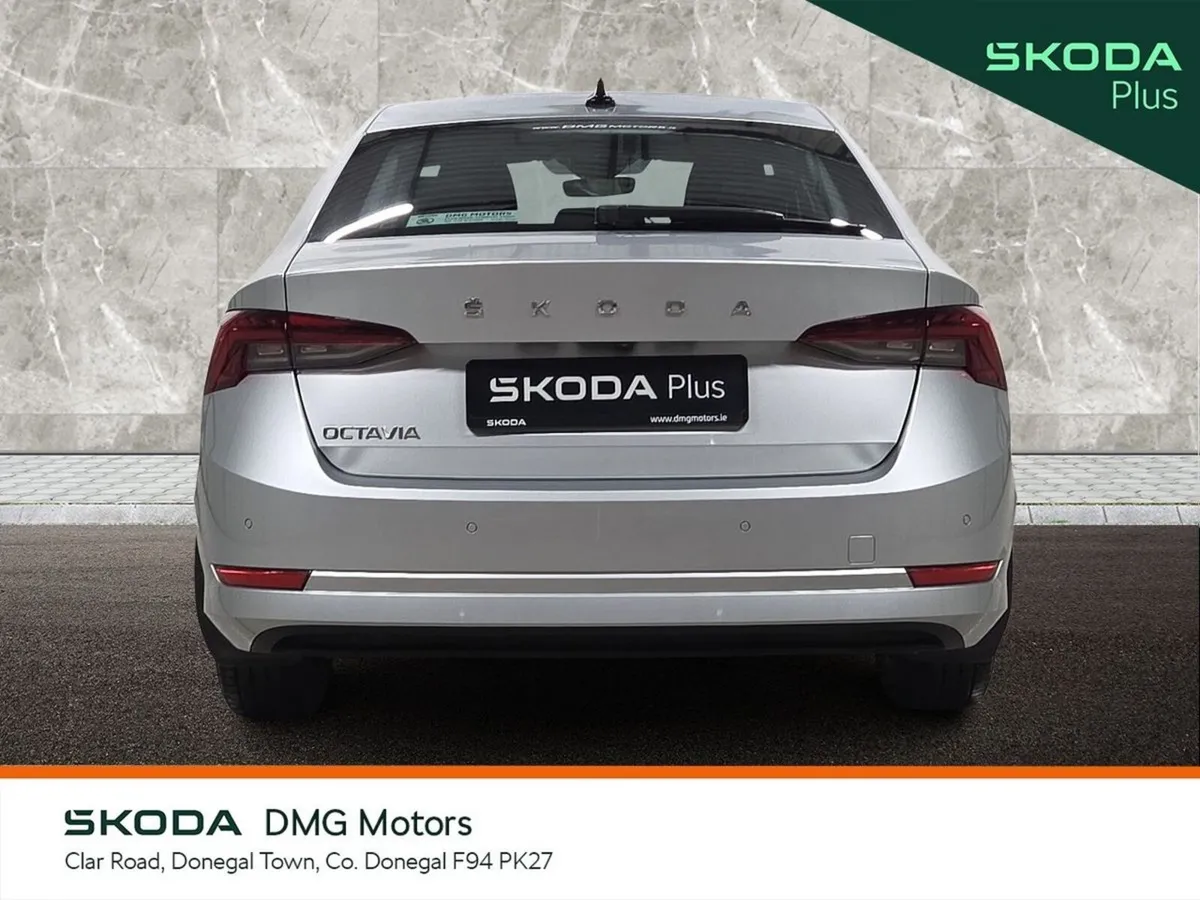 Skoda Octavia Saloon, Diesel, 2023, Grey