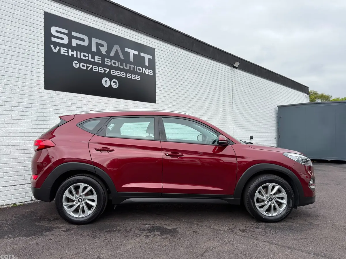 Hyundai Tucson SUV, Diesel, 2016, Red