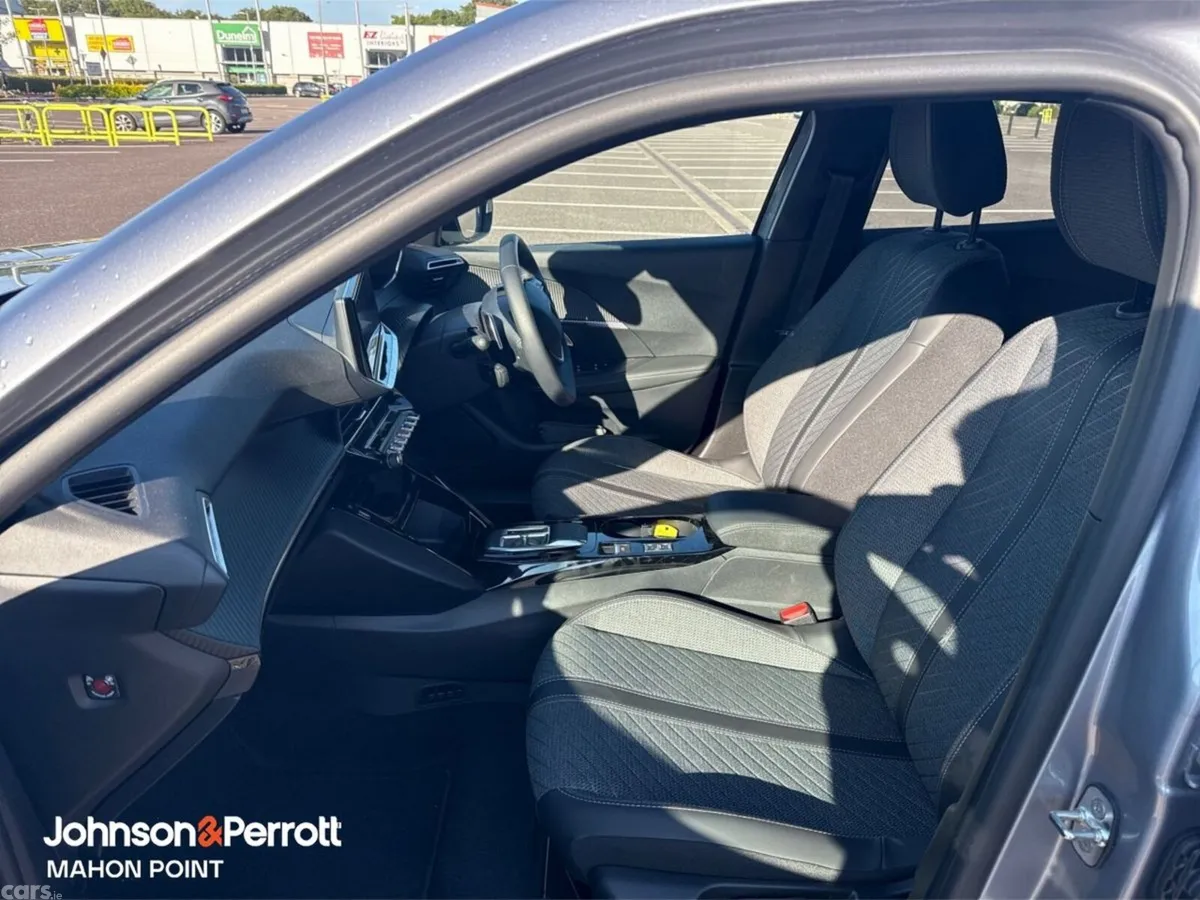 Peugeot 2008 MPV, Petrol, 2026, Grey