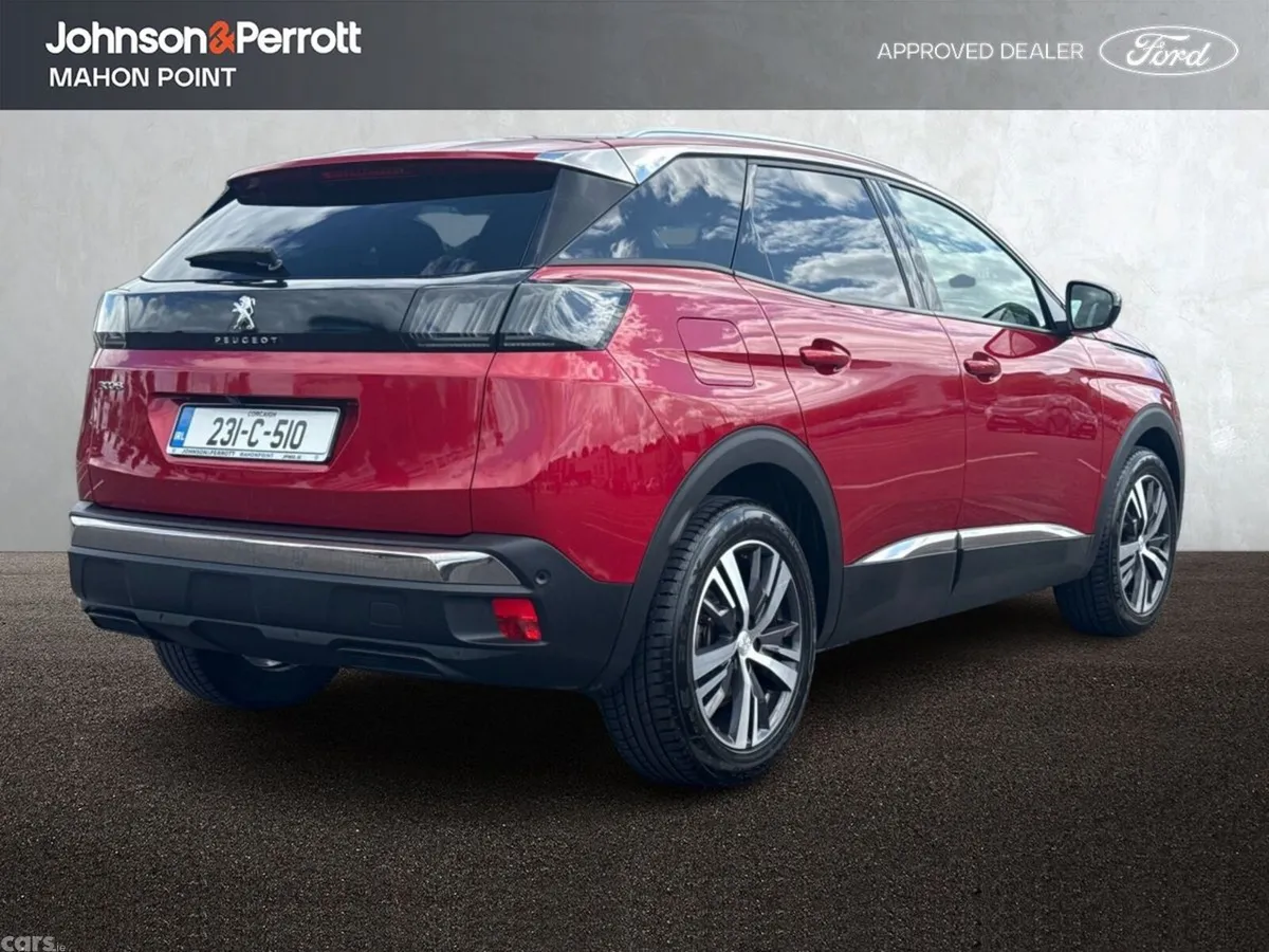 Peugeot 3008 MPV, Petrol, 2023, Red