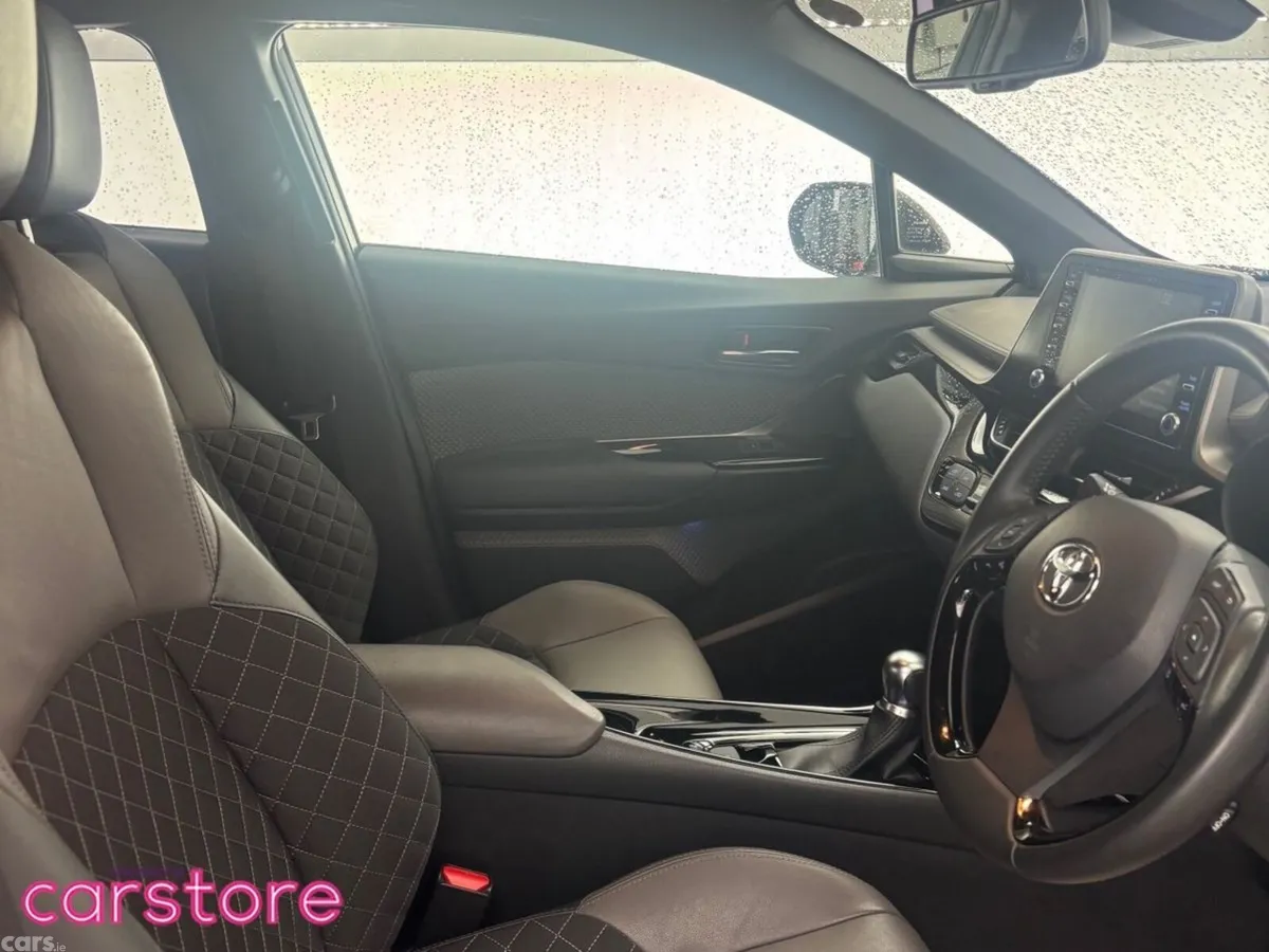 Toyota C-HR SUV, Petrol Hybrid, 2022, Red