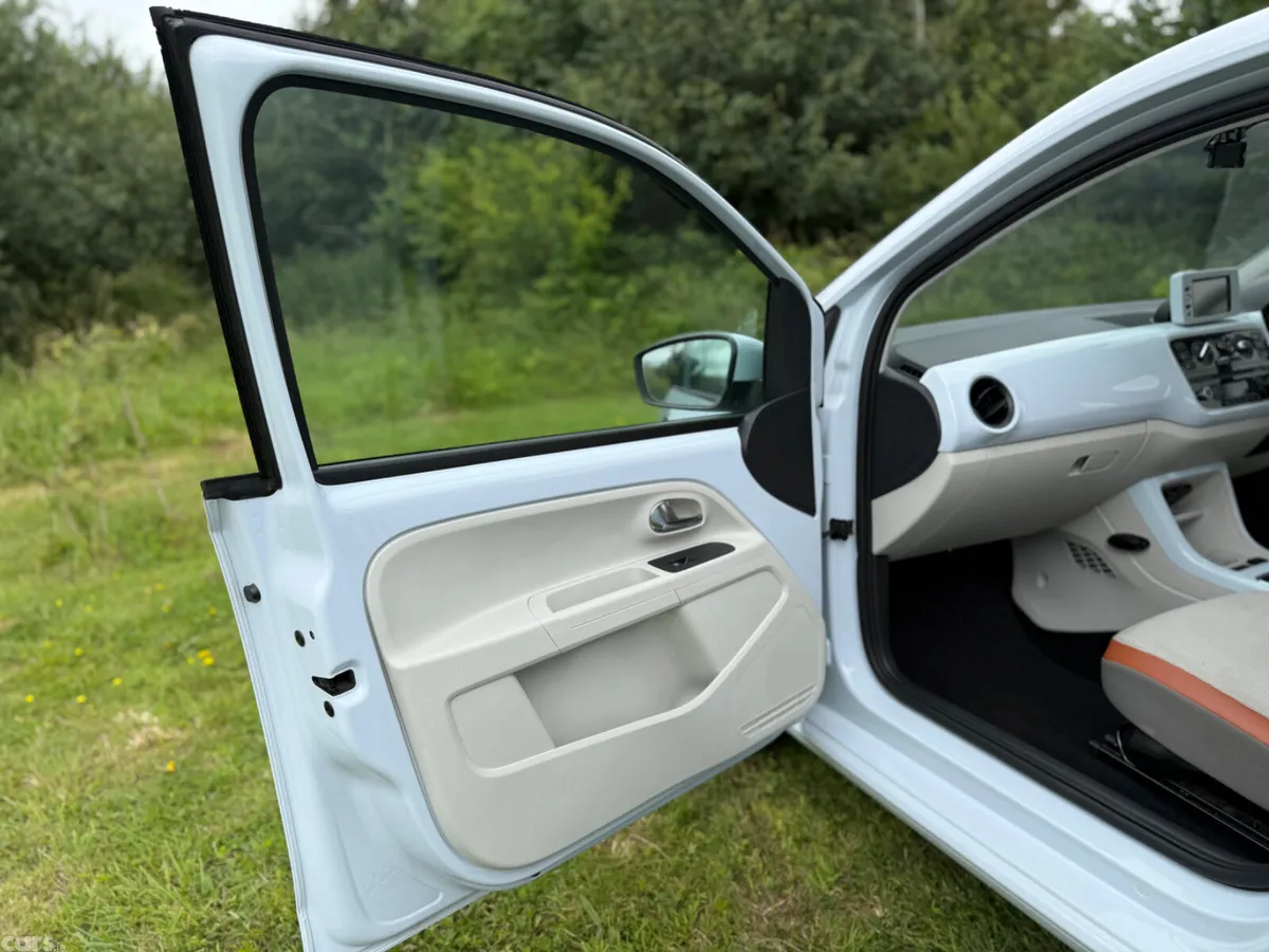Volkswagen up! Hatchback, Petrol, 2013, Blue