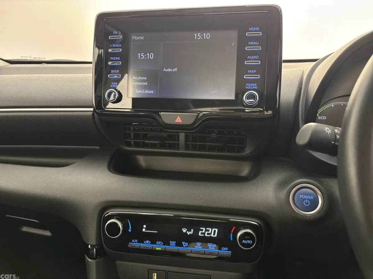 Toyota Yaris Hatchback, Petrol Hybrid, 2023, Silver