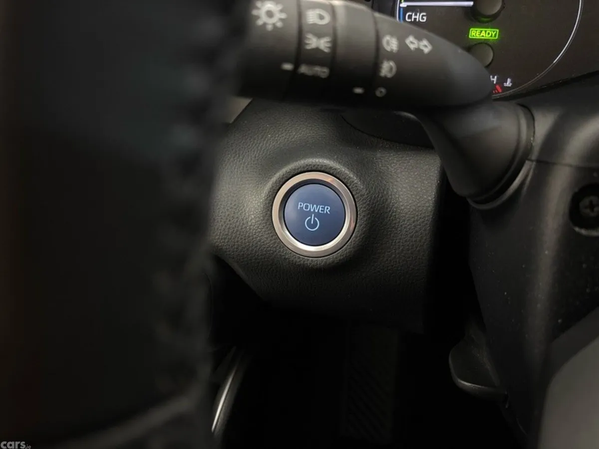 Toyota Yaris Hatchback, Petrol Hybrid, 2023, Silver
