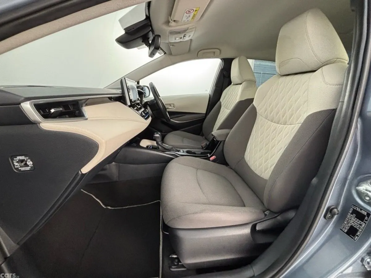 Toyota Corolla Saloon, Petrol Hybrid, 2021, Grey