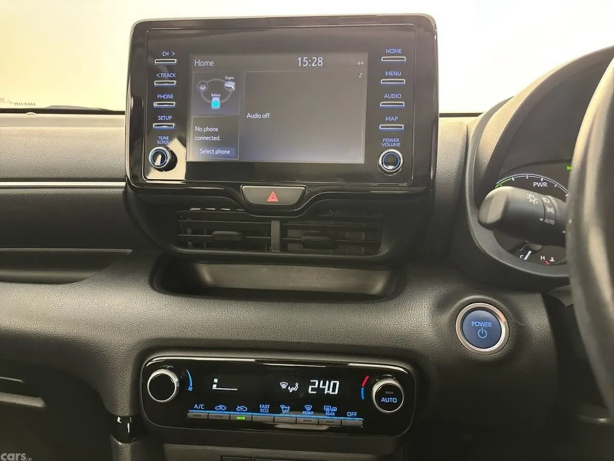 Toyota Yaris Hatchback, Petrol Hybrid, 2021, Silver