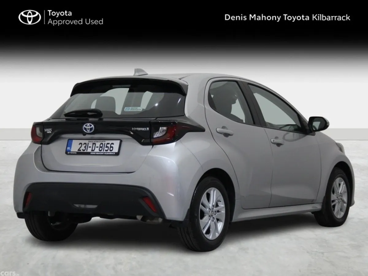 Toyota Yaris Hatchback, Petrol Hybrid, 2023, Silver