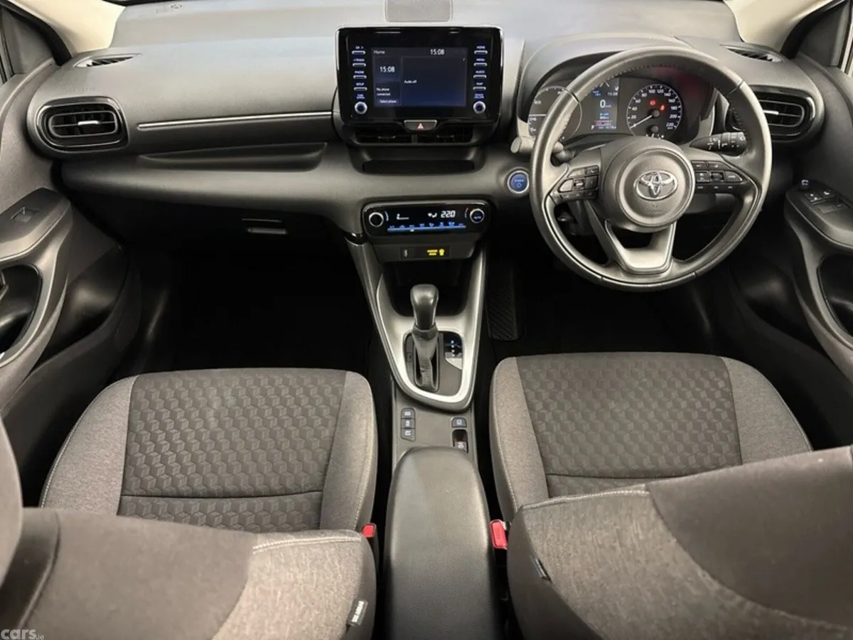 Toyota Yaris Hatchback, Petrol Hybrid, 2023, Silver