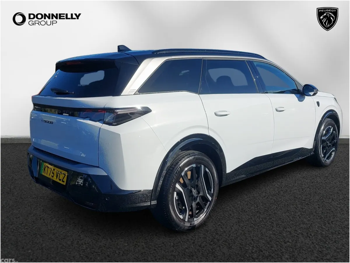 Peugeot 5008 SUV, Electric, 2026, White