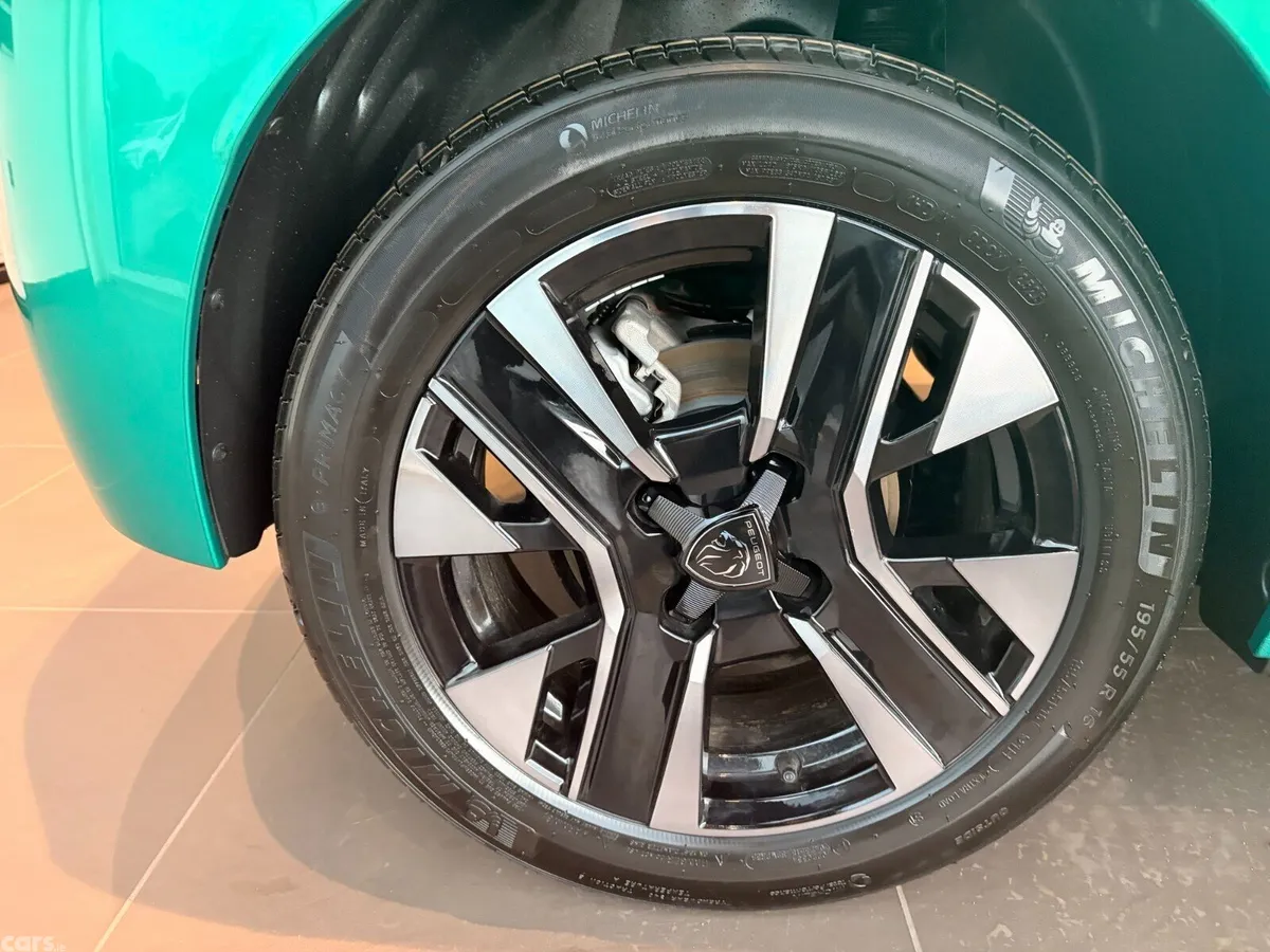 Peugeot 208 Hatchback, Petrol, 2026, 
