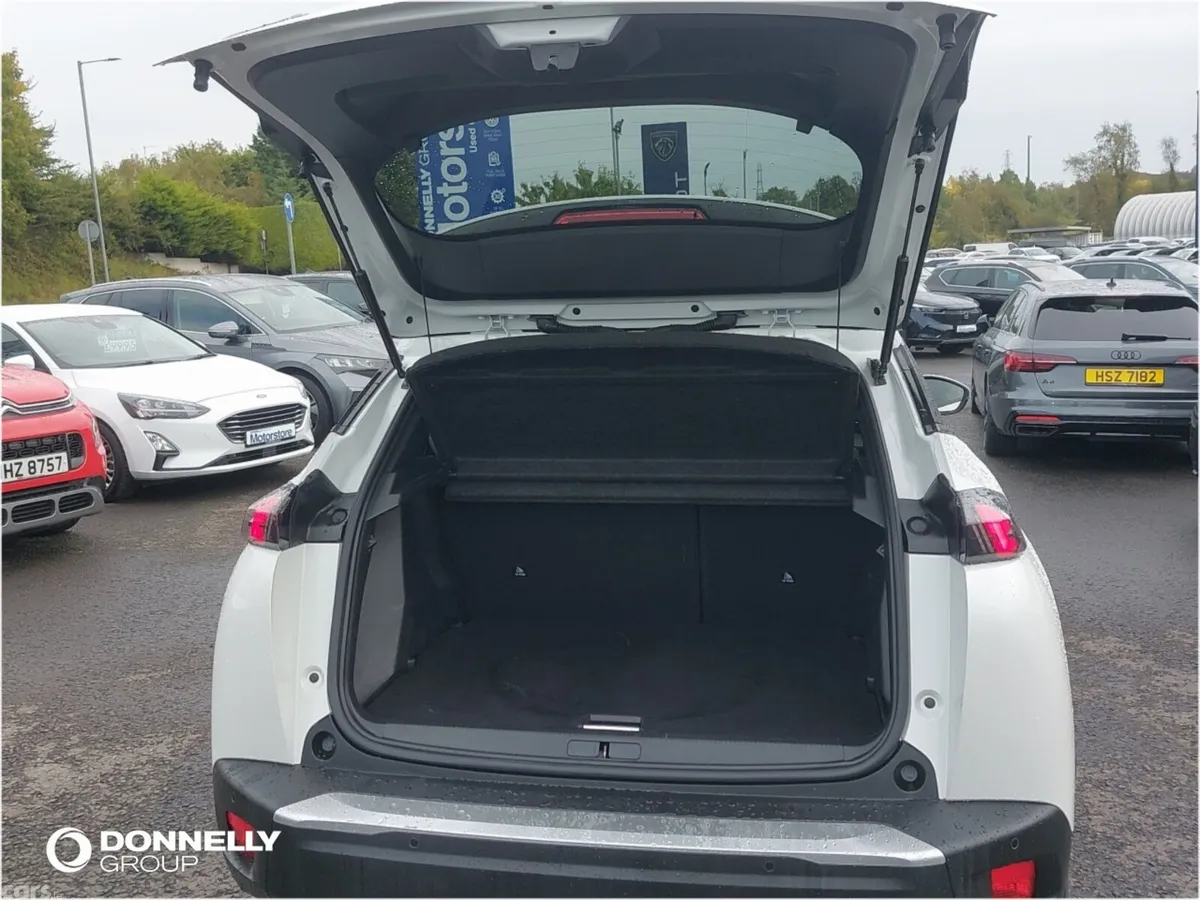 Peugeot 2008 Estate, Diesel, 2021, White