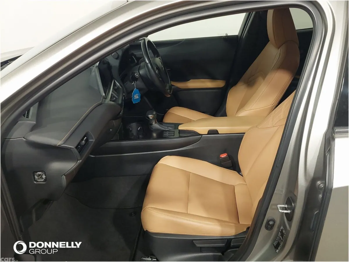 Lexus UX Hatchback, 2023, Silver