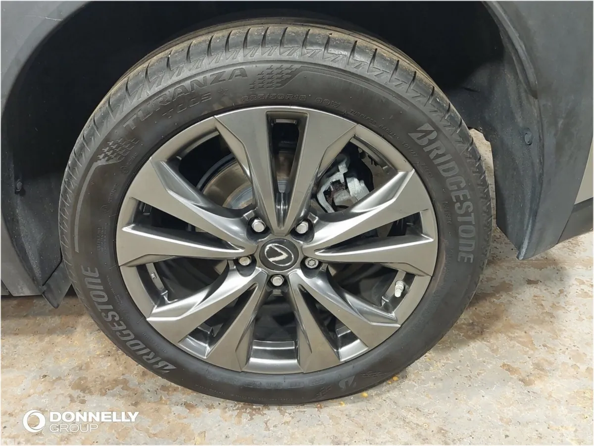 Lexus UX Hatchback, 2023, Silver