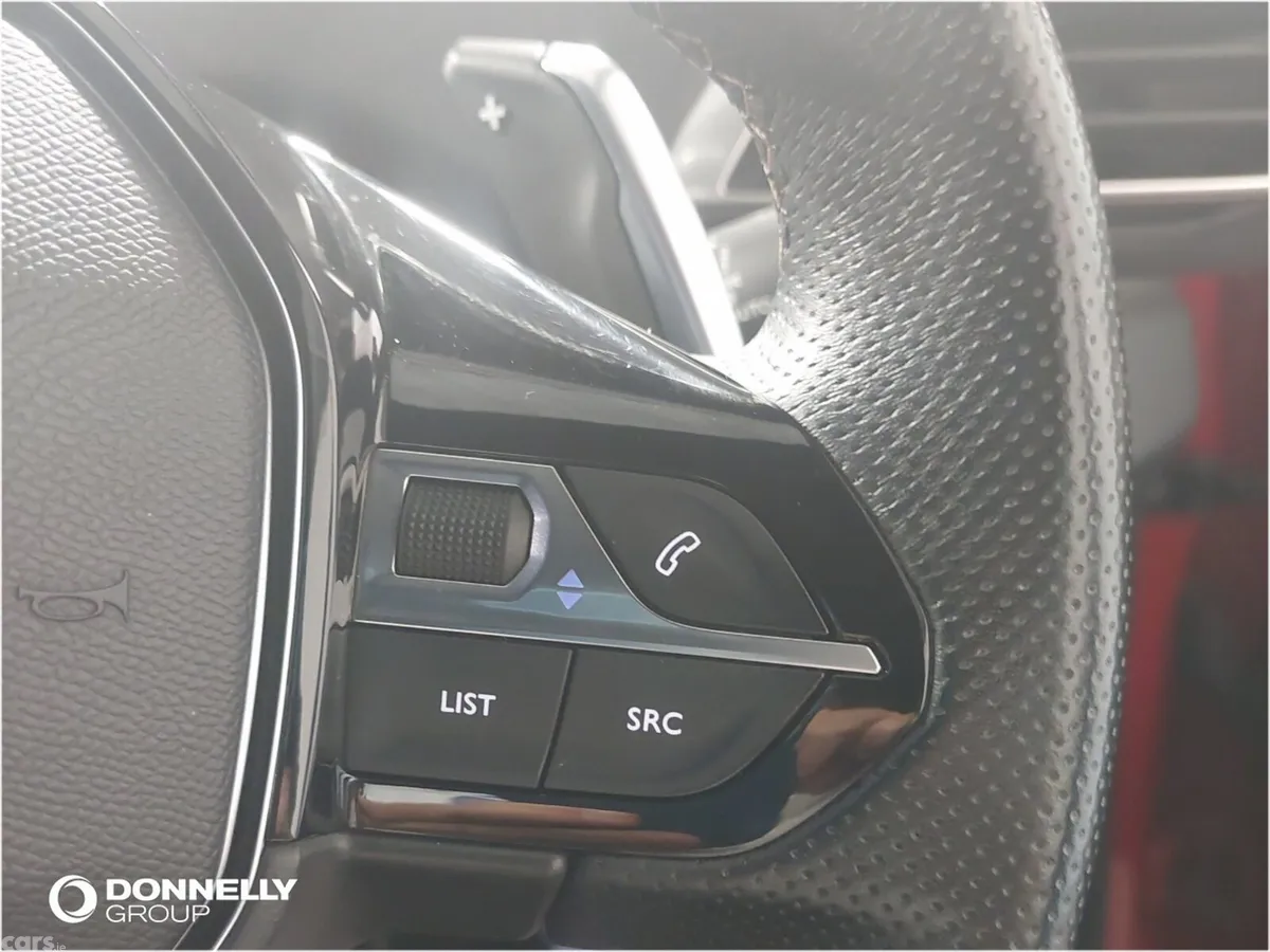 Peugeot 5008 Estate, Petrol, 2023, Red