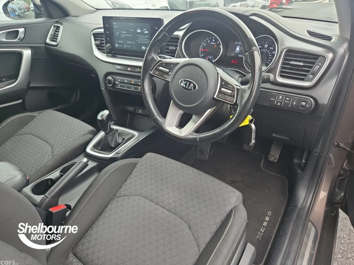 Kia XCeed Hatchback, Petrol, 2020, Brown