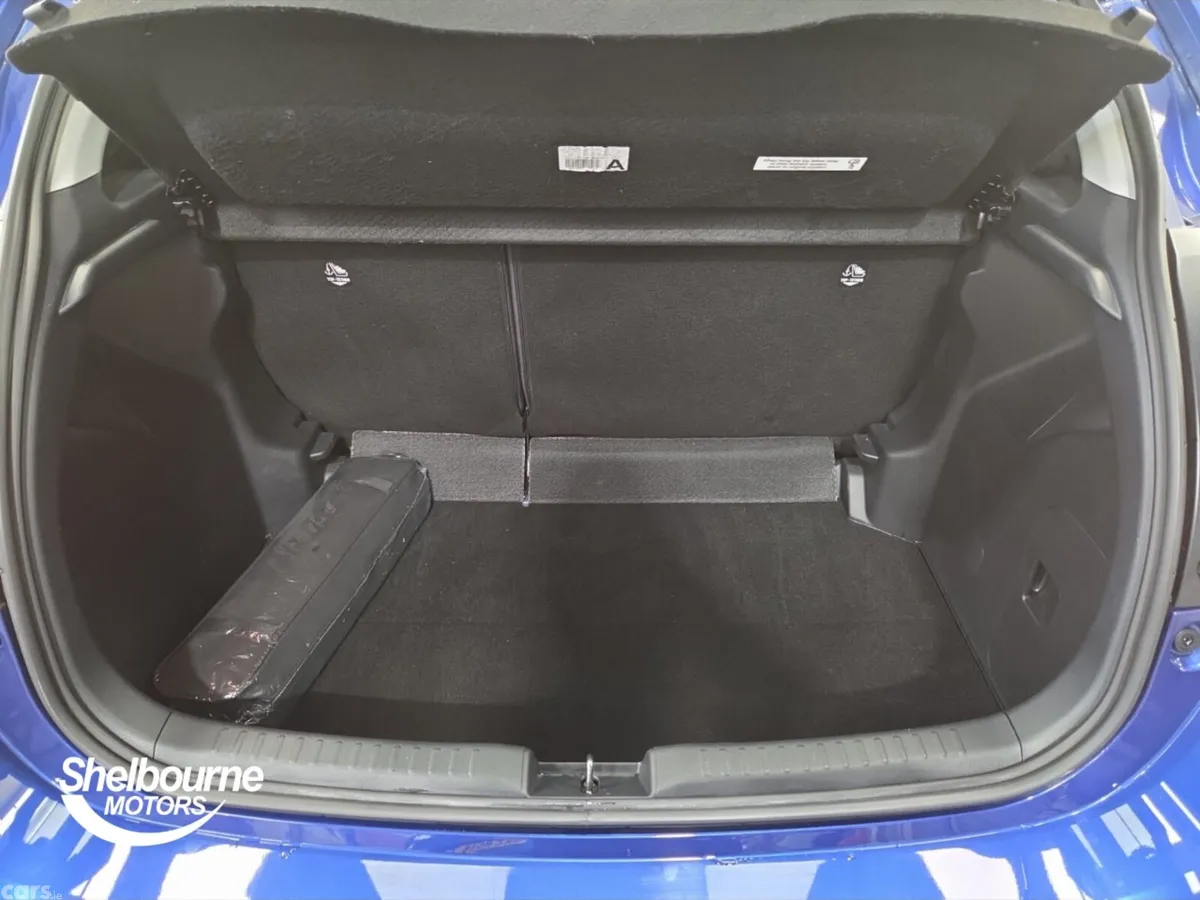 Toyota Yaris Hatchback, Petrol Hybrid, 2023, Blue