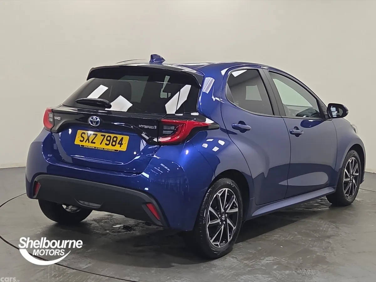 Toyota Yaris Hatchback, Petrol Hybrid, 2023, Blue