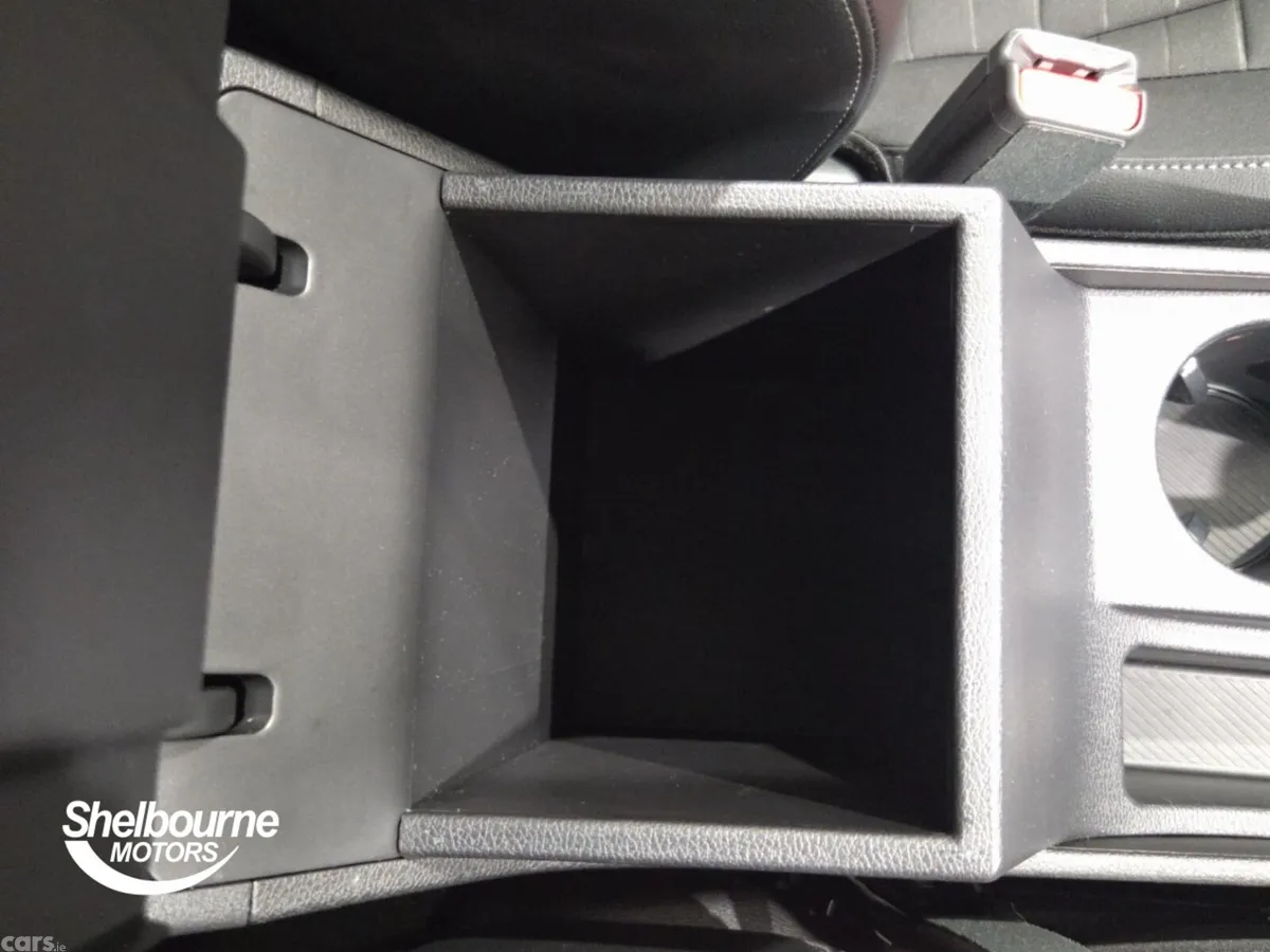 Kia Sportage SUV, Petrol, 2025, Red