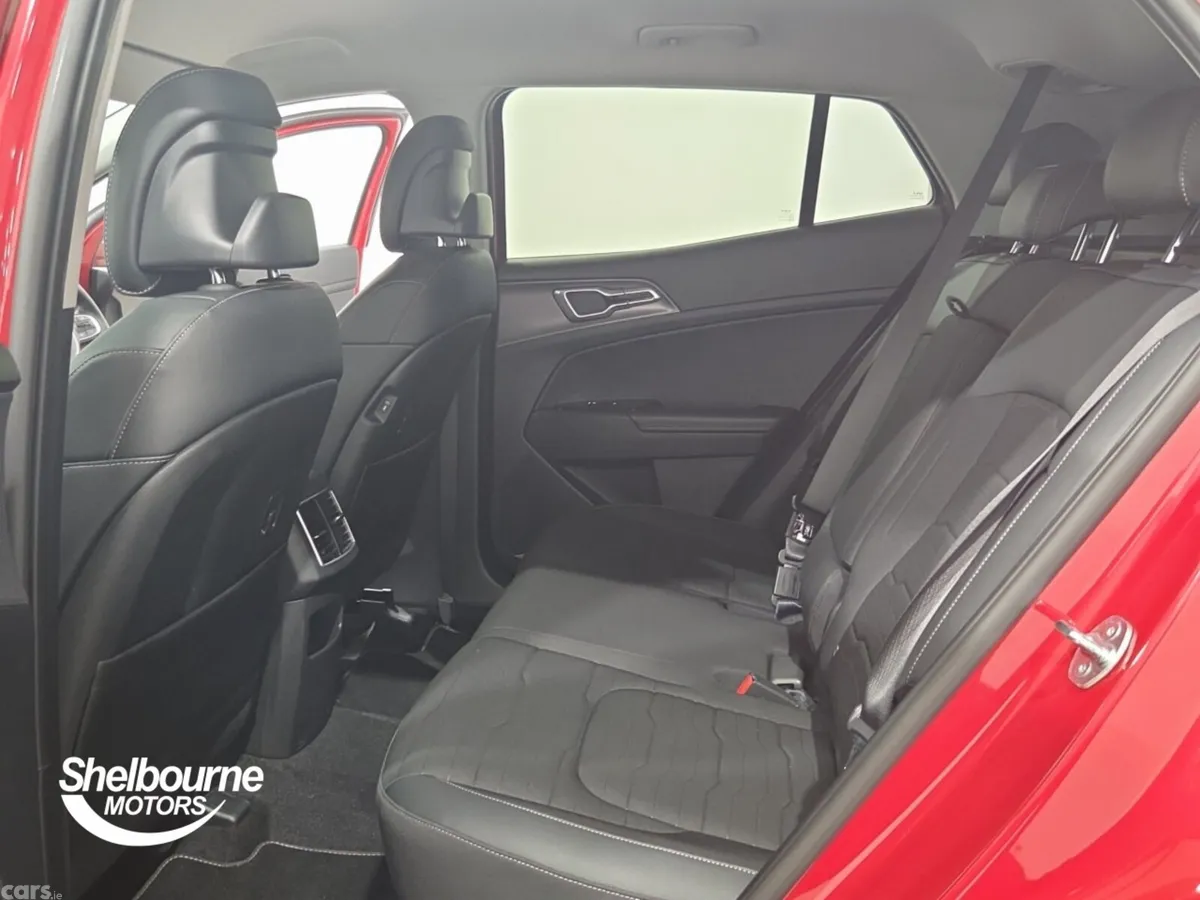 Kia Sportage SUV, Petrol, 2025, Red