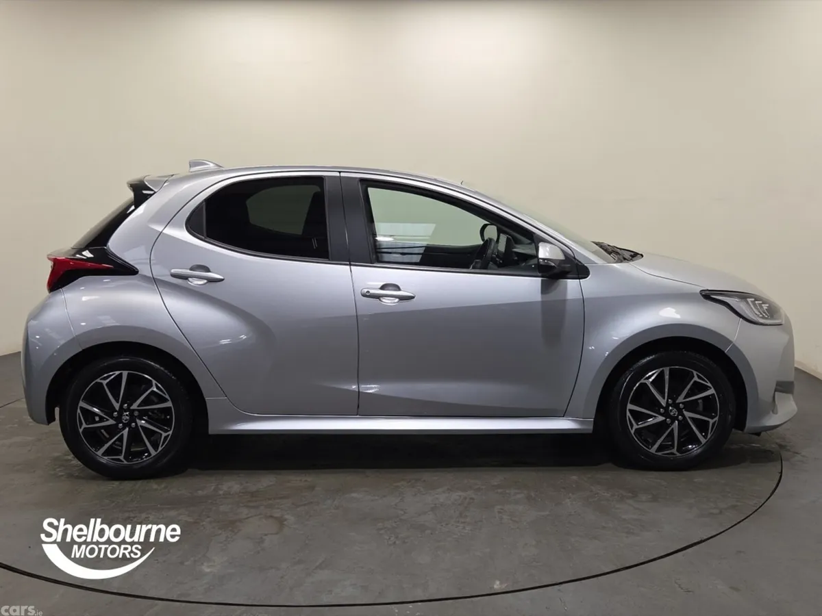 Toyota Yaris Hatchback, Petrol Hybrid, 2023, Silver