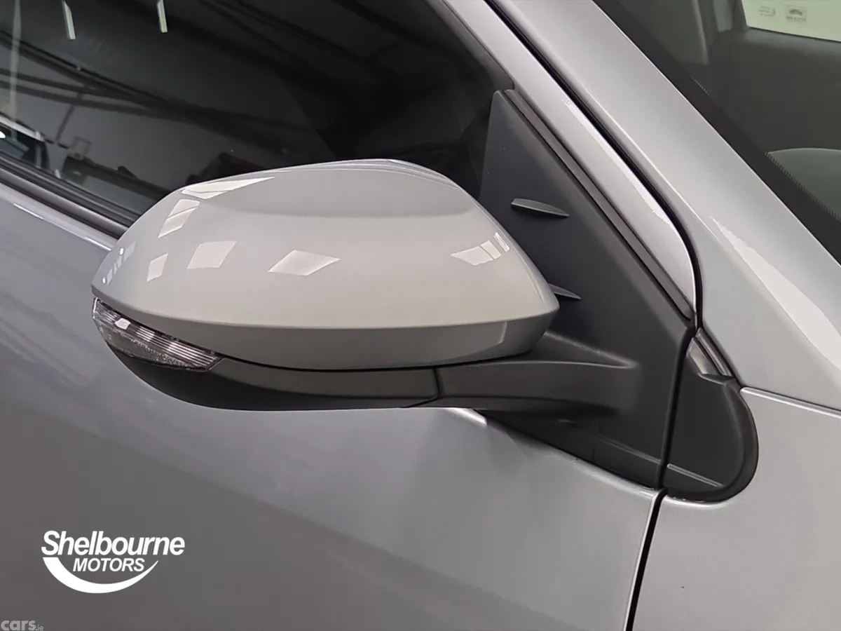 Toyota Yaris Hatchback, Petrol Hybrid, 2023, Silver