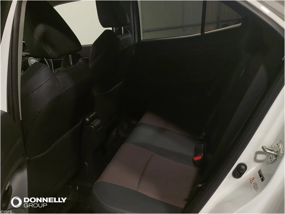 Toyota Yaris Cross Estate, Petrol Hybrid, 2023, White