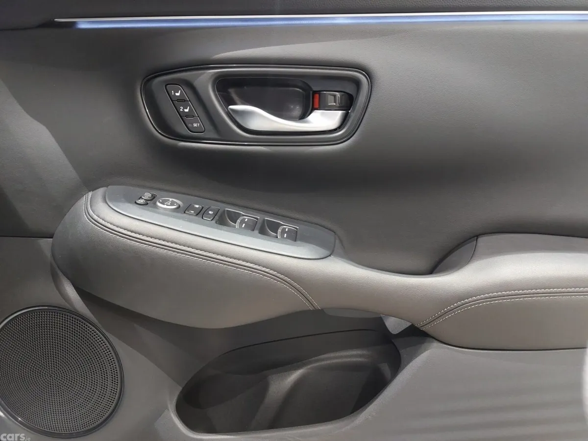 Honda ZR-V Estate, Petrol Hybrid, 2023, White