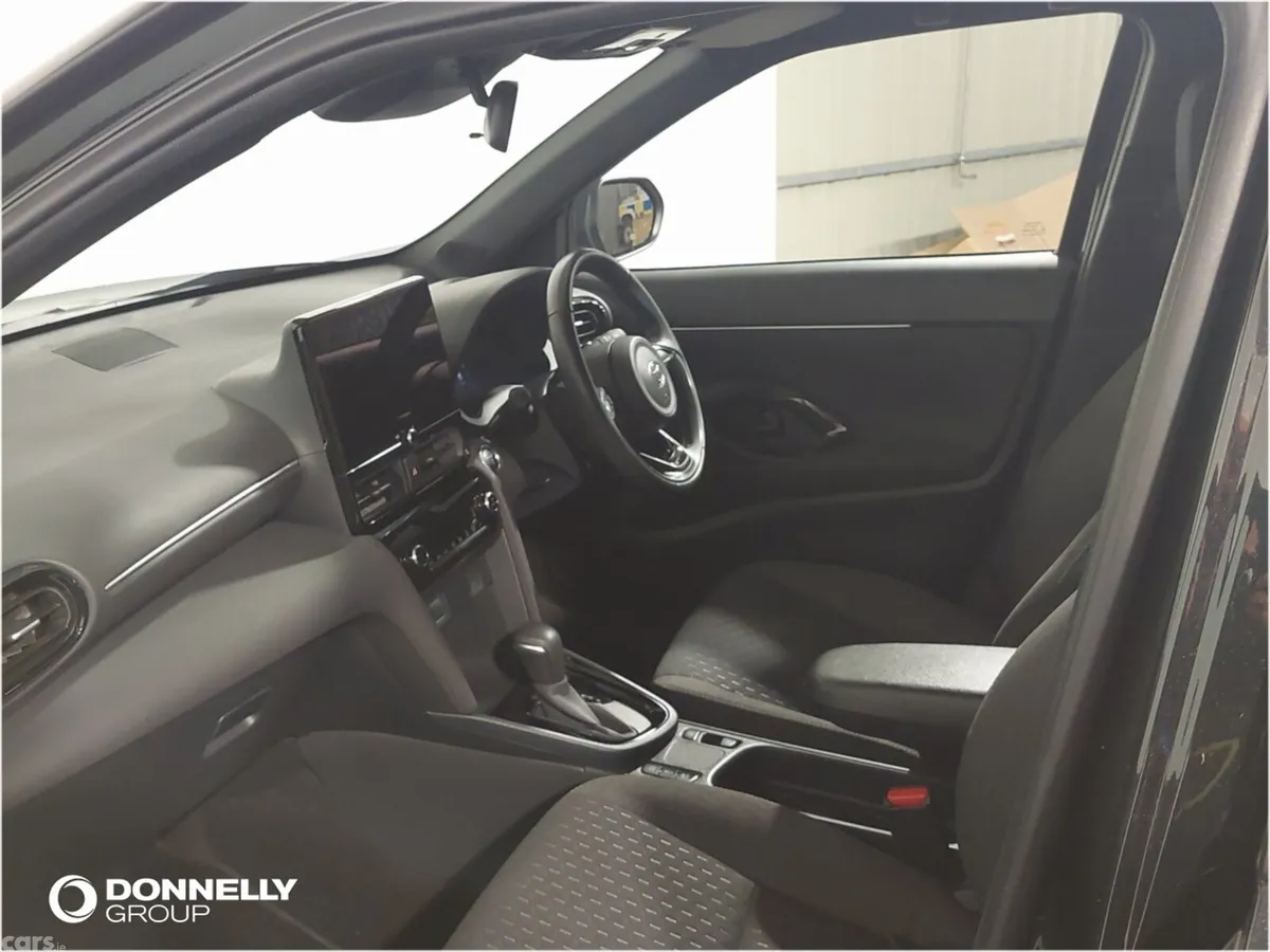 Toyota Yaris Cross Estate, Petrol Hybrid, 2024, Black