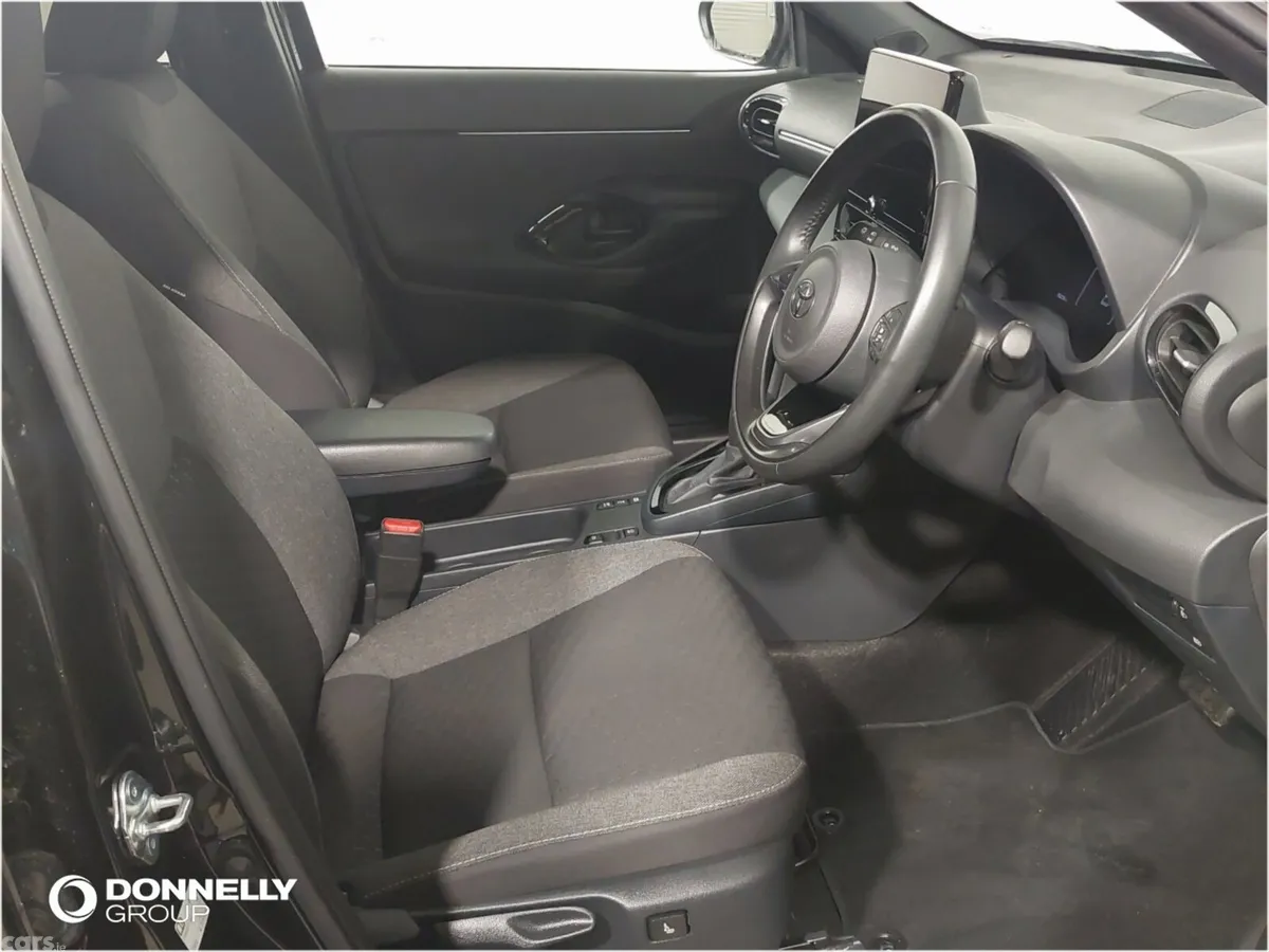 Toyota Yaris Cross Estate, Petrol Hybrid, 2024, Black