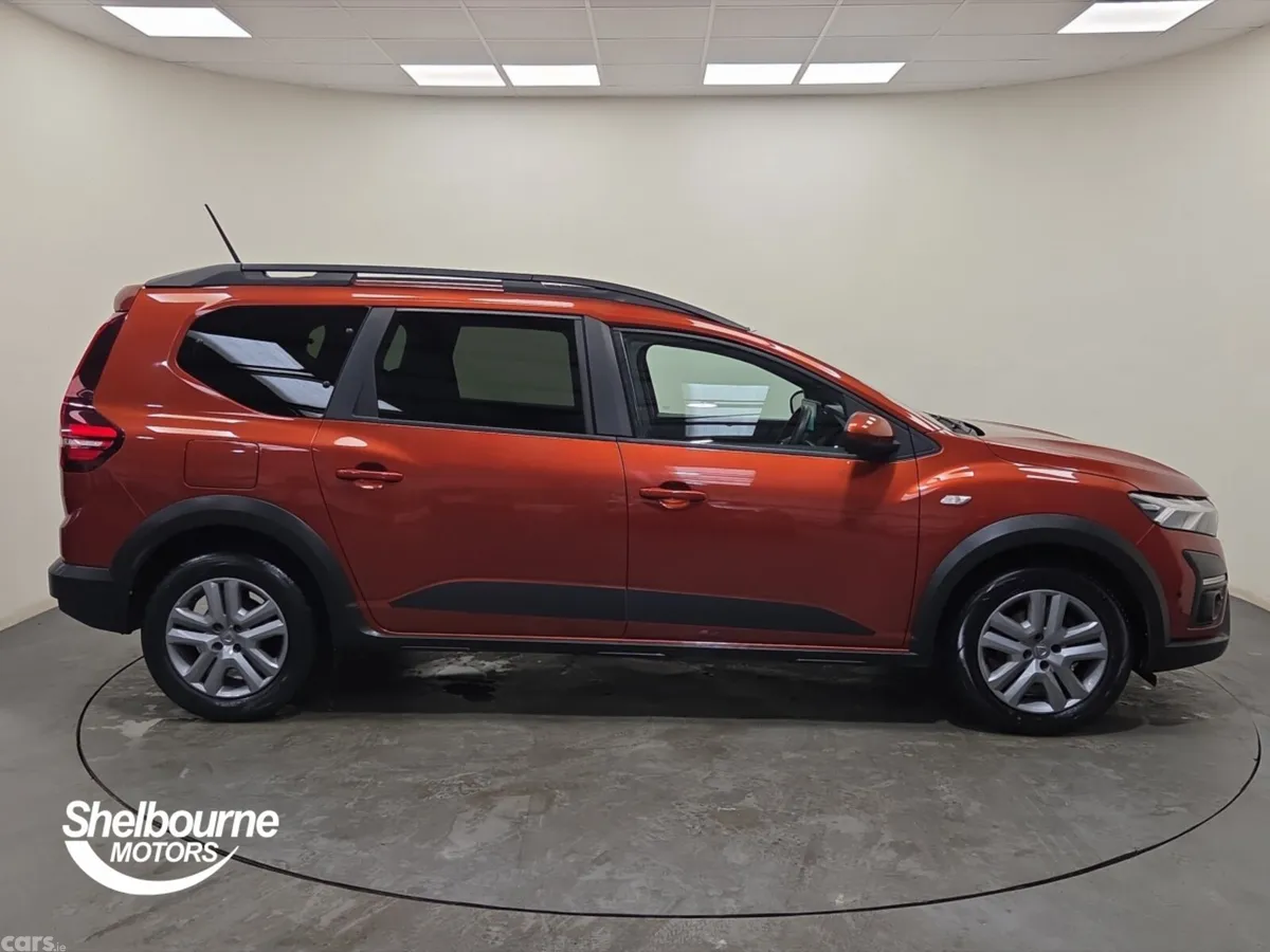 Dacia Jogger MPV, Petrol, 2022, Brown