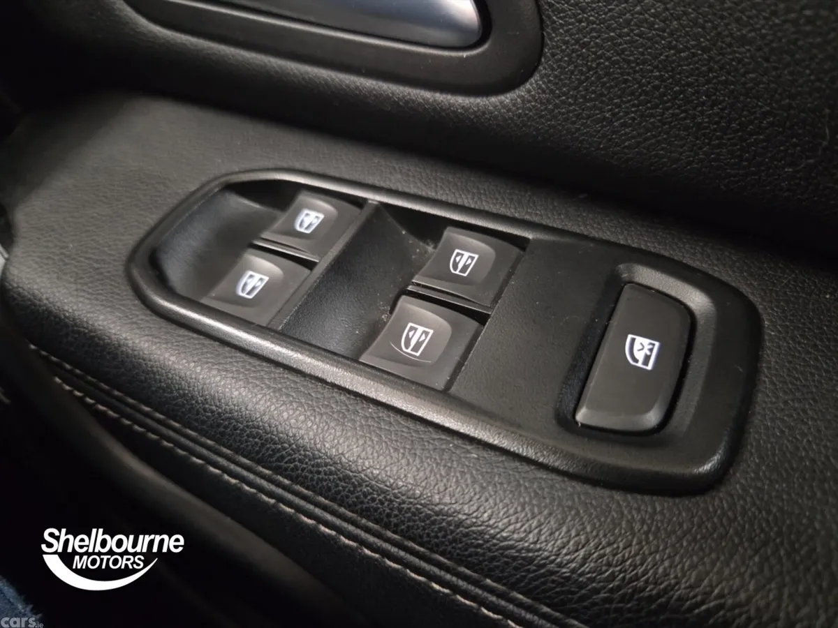 Dacia Duster Estate, Petrol Gas, 2022, Orange
