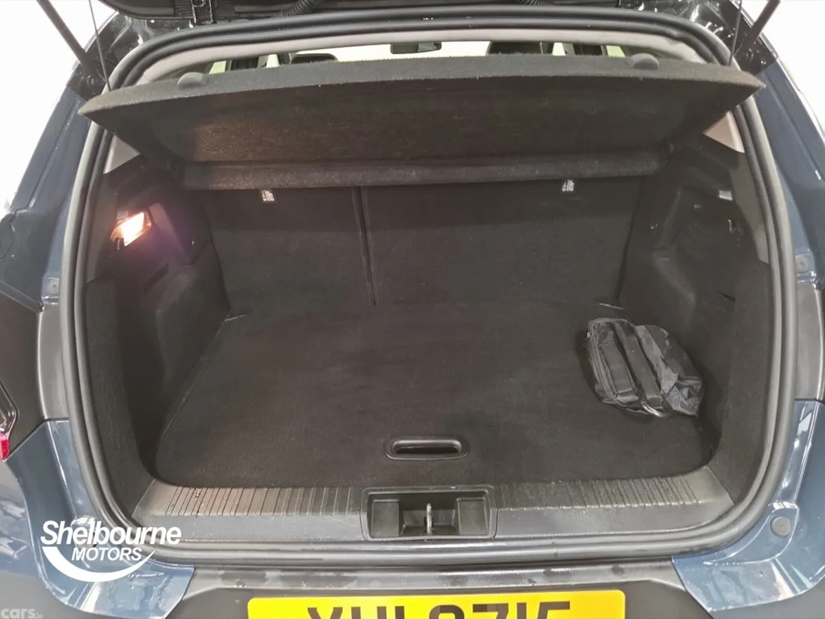 Renault Captur Hatchback, Petrol Hybrid, 2023, Blue