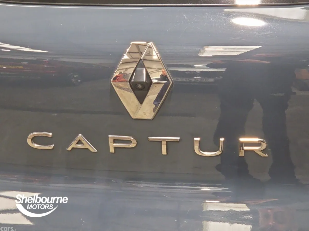 Renault Captur Hatchback, Petrol Hybrid, 2023, Blue