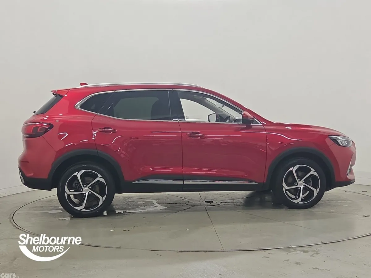 MG HS Hatchback, Petrol, 2023, Red