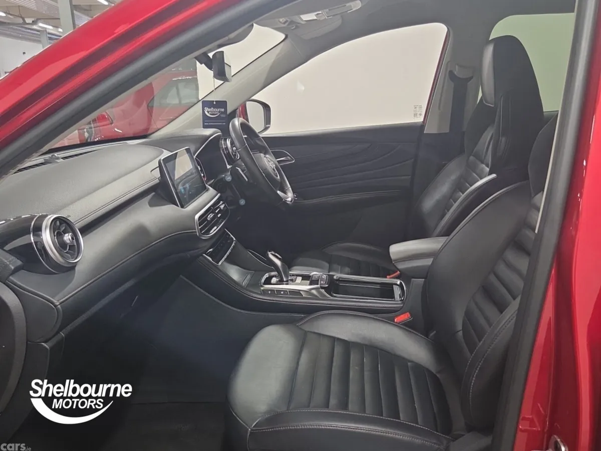 MG HS Hatchback, Petrol, 2023, Red