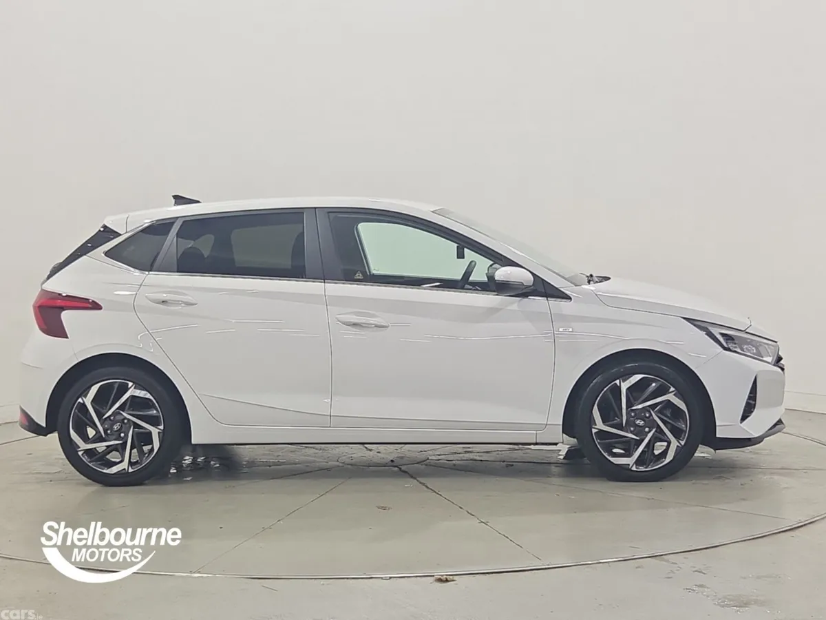Hyundai i20 Hatchback, Petrol, 2023, White