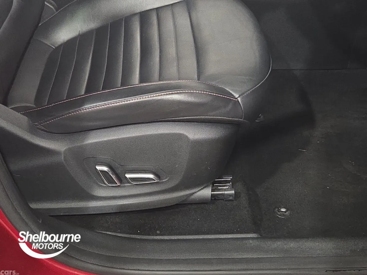 MG HS Hatchback, Petrol, 2023, Red