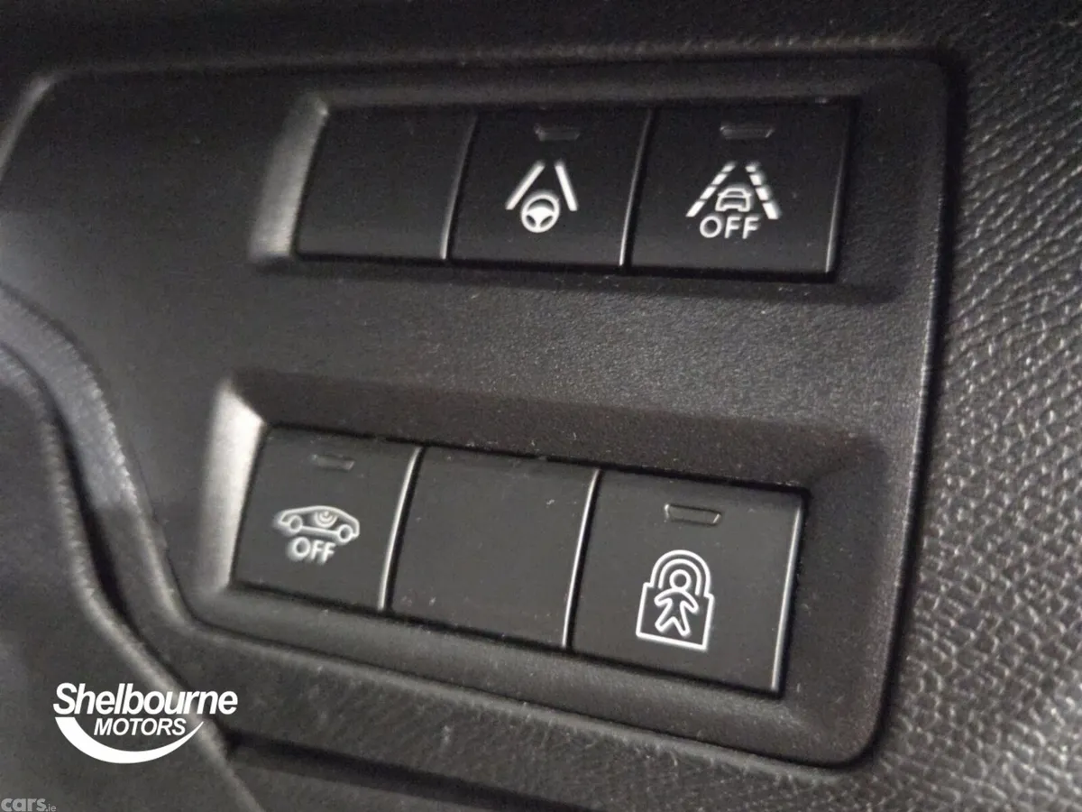 Peugeot 3008 Estate, Diesel, 2023, Red