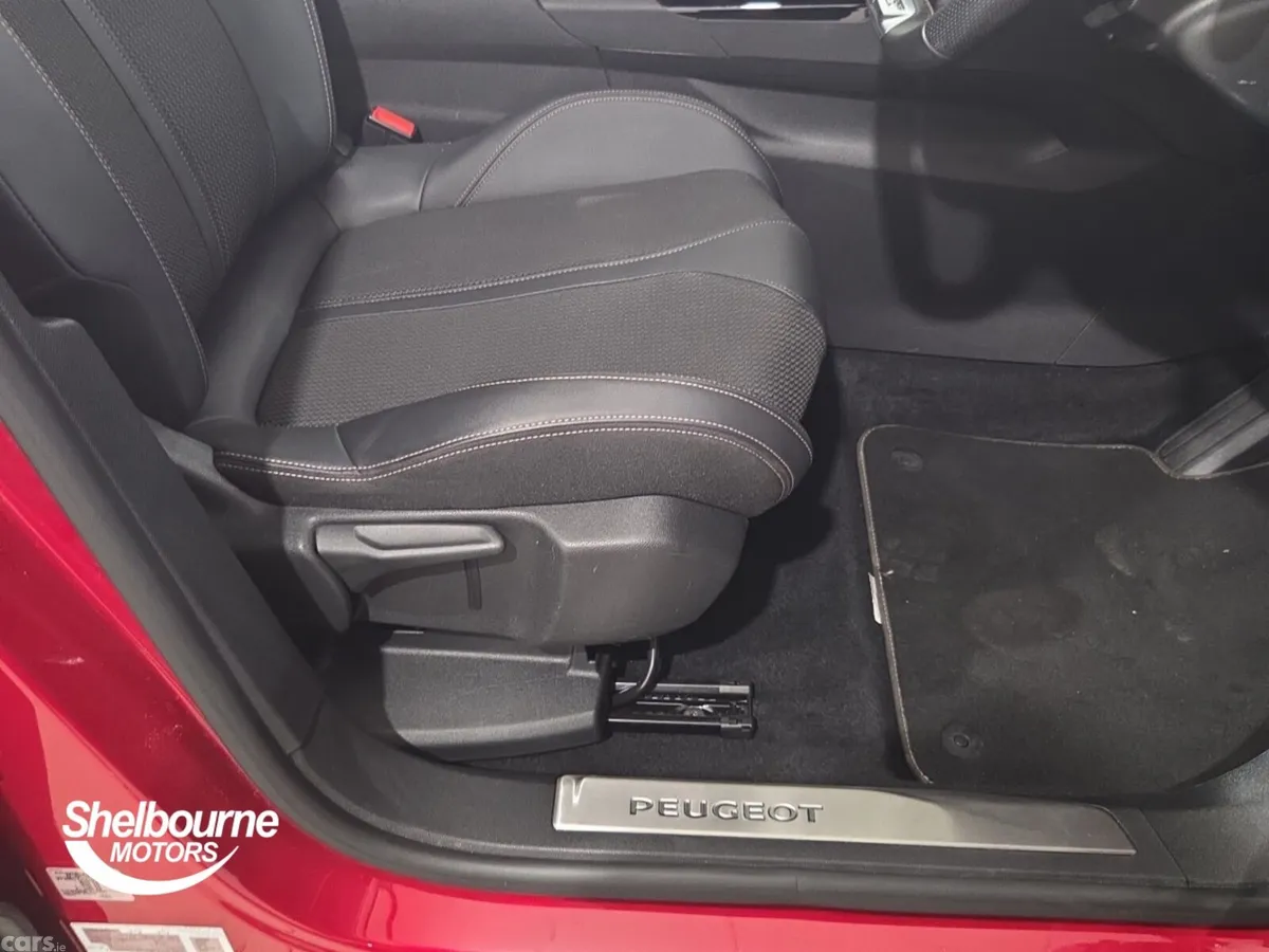 Peugeot 3008 Estate, Diesel, 2023, Red