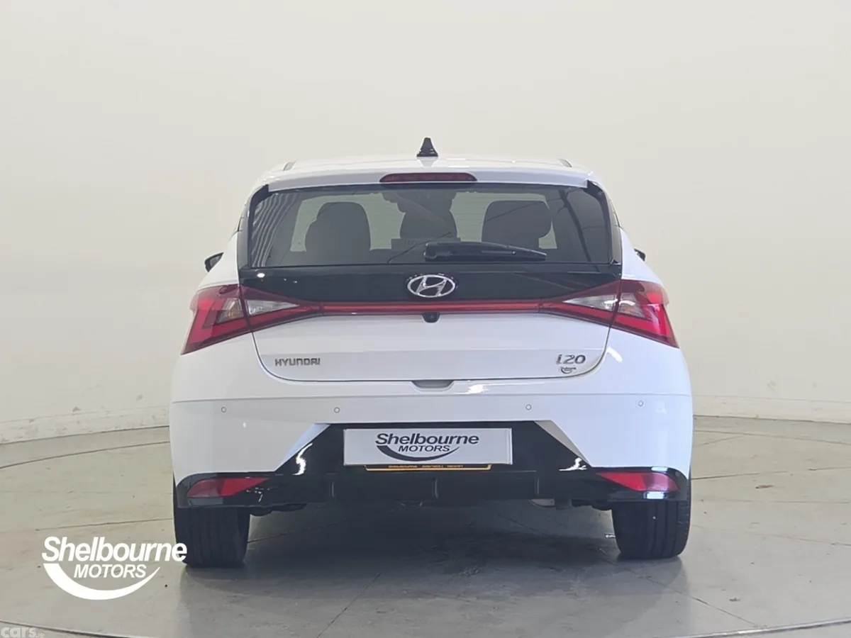 Hyundai i20 Hatchback, Petrol, 2023, White