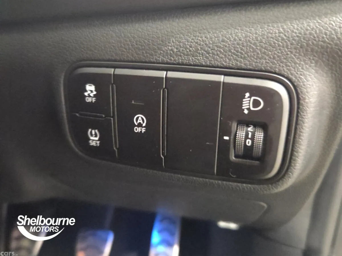 Hyundai i20 Hatchback, Petrol, 2023, Black