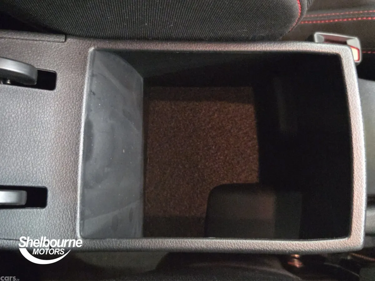 Hyundai i20 Hatchback, Petrol, 2023, Black