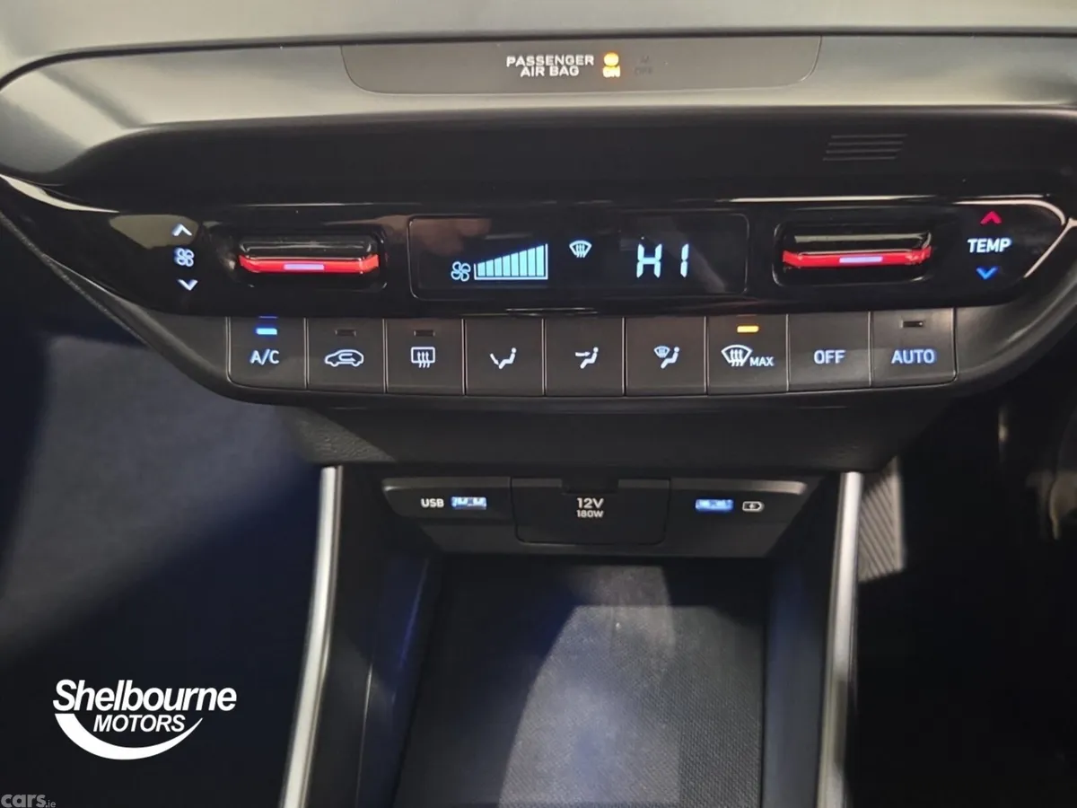 Hyundai i20 Hatchback, Petrol, 2023, Black
