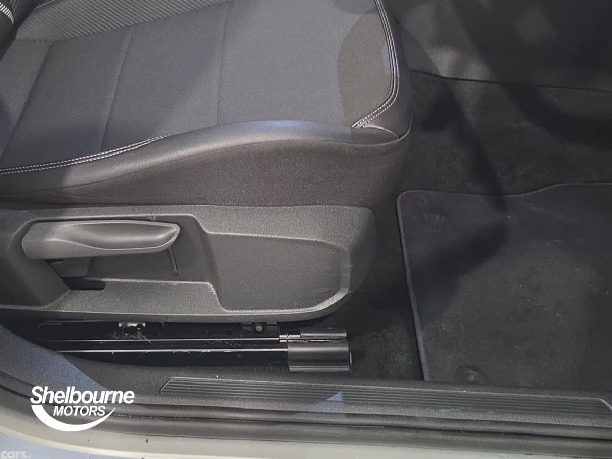 Volkswagen Taigo Hatchback, Petrol, 2023, Silver